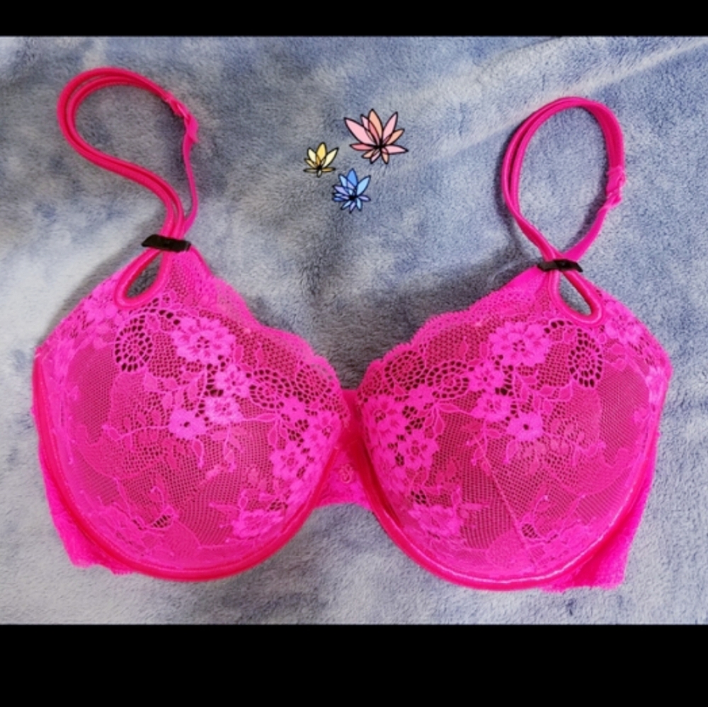 ♥️ NWOT Victorias Secret 34DD Sexy Little Things